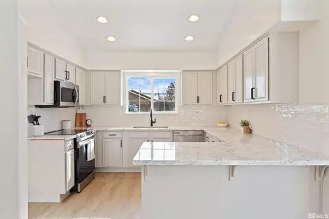 1427 Rosy Finch Dr, Sparks, NV 89441