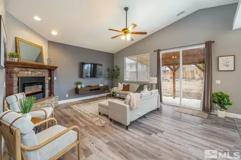 18523 Spicer Lake Ct, Reno, NV 89508