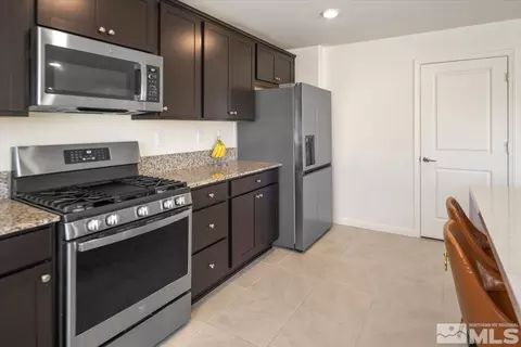 8978 Wolf River Dr, Reno, NV 89506
