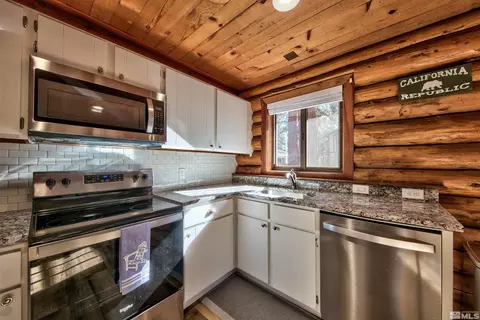 838 Capistrano Ave, South Lake Tahoe, CA 96150