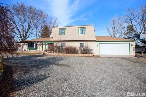 12 La Buena Vida Ln, Yerington, NV 89447