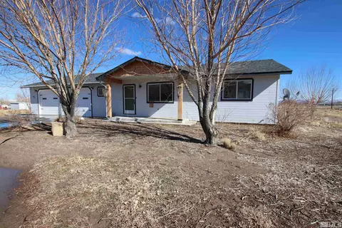 42 Locust Dr, Yerington, NV 89447