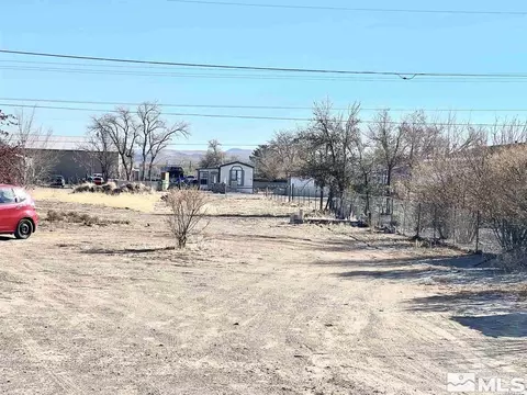 2920 Tonopah St, Silver Springs, NV 89429