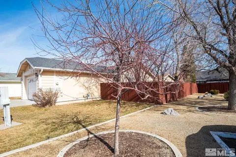 7598 Devonshire Ln, Reno, NV 89511 photo 4