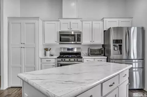 19980 Cold Springs Dr, Reno, NV 89508