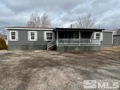 5460 Woods Dr, Sun Valley, NV 89433