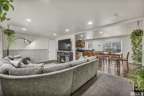 5205 E 2nd Ave, Sun Valley, NV 89433