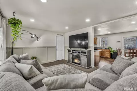 5205 E 2nd Ave, Sun Valley, NV 89433 photo 11