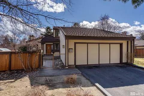 698 E Riverview Cir, Reno, NV 89509