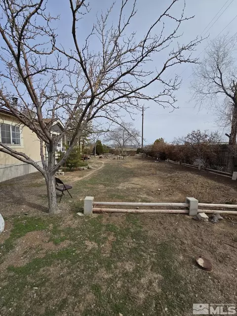 2975 Ramsey St, Silver Springs, NV 89429