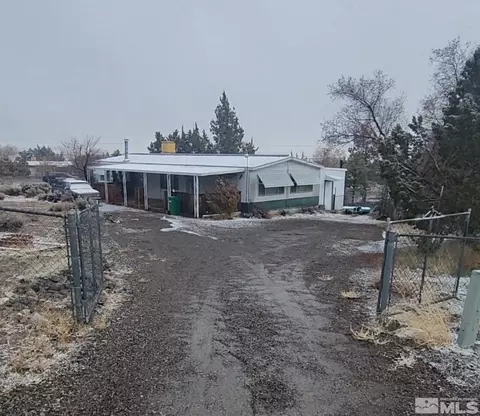 5982 Amargosa Dr, Sun Valley, NV 89433