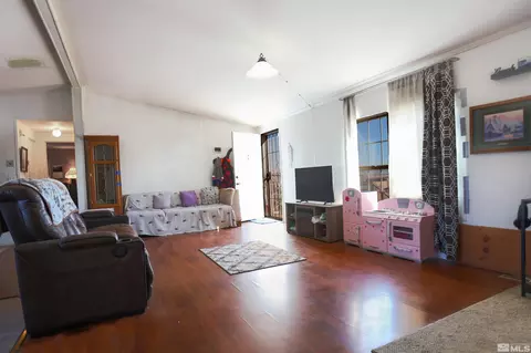 2860 Ramsey Cutoff, Silver Springs, NV 89429