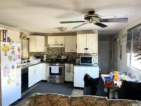 175 E 8th Ave, Sun Valley, NV 89433 photo 7