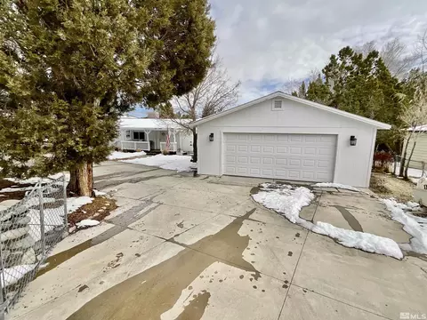 220 Danforth Dr, Sun Valley, NV 89433 photo 3