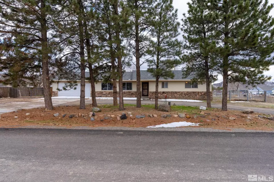 1961 Arabian Ln, Gardnerville, NV 89410 39 Photos Movoto