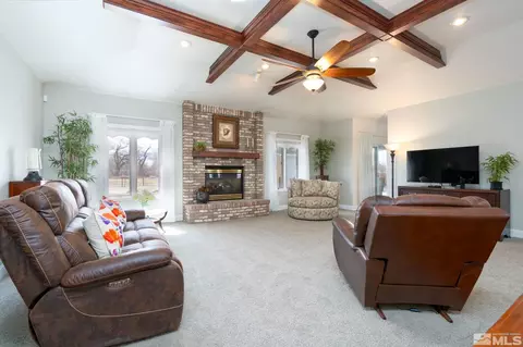 615 Carson River Dr, Fallon, NV 89406 photo 4