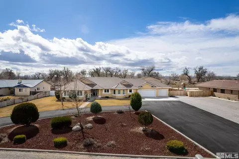 615 Carson River Dr, Fallon, NV 89406