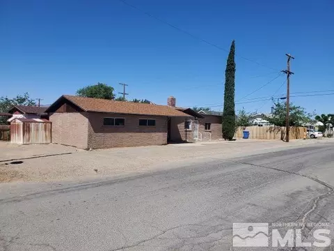 215 9th St, Hawthorne, NV 89415