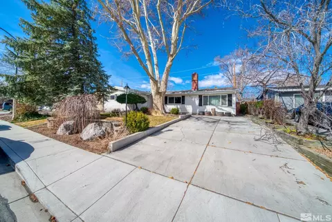1124 Russell Way, Sparks, NV 89431