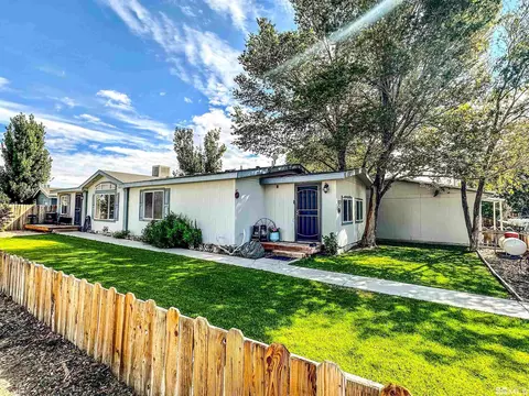 47 Prospect Ave, Round Mountain, NV 89045