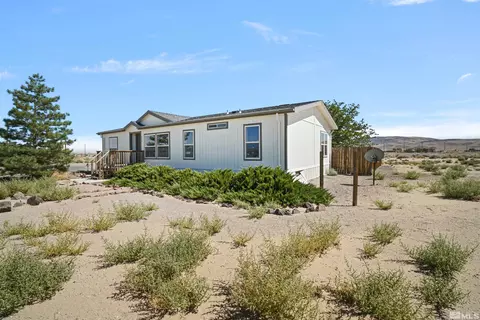 9030 Via Camino St, Silver Springs, NV 89429