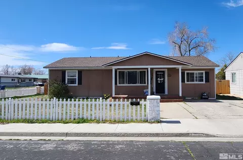 490 S Russell St, Fallon, NV 89406