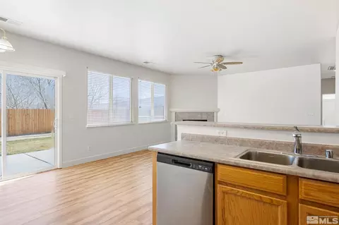 602 E Northpointe Circle Dr, Dayton, NV 89403 photo 10