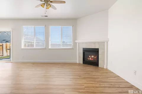 602 E Northpointe Circle Dr, Dayton, NV 89403 photo 4