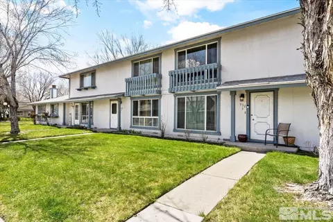 952 Ridgewood Dr, Sparks, NV 89434