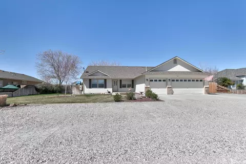 1935 Steven Dr, Fallon, NV 89406 photo 3