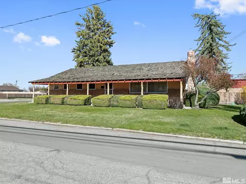 504 S Center St, Yerington, NV 89447