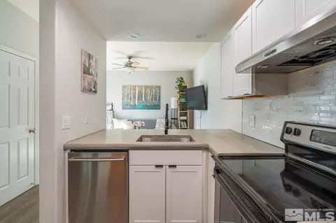 326 E 7th St, Reno, NV 89512 photo 4
