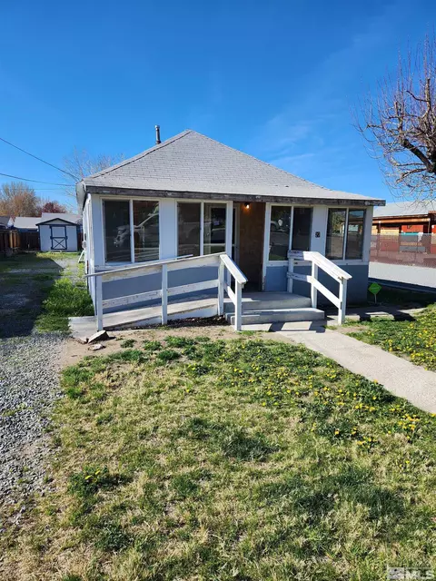 27 E Bridge St, Yerington, NV 89447 photo 2