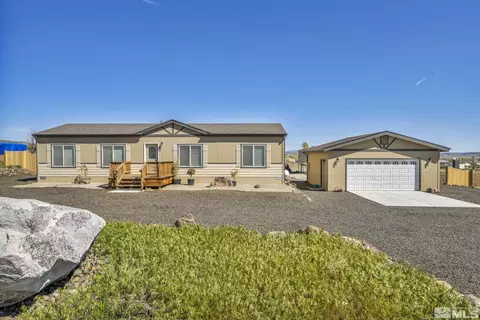1210 W 9th St, Silver Springs, NV 89429