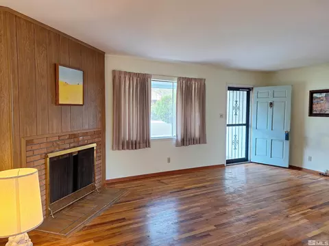 820 Ruby Ave, Reno, NV 89503 photo 2