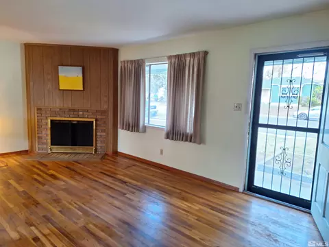 820 Ruby Ave, Reno, NV 89503 photo 3