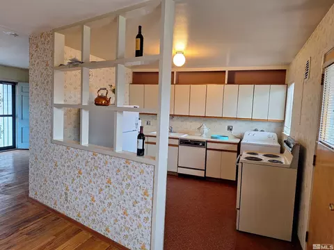 820 Ruby Ave, Reno, NV 89503 photo 7
