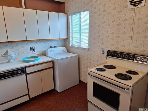 820 Ruby Ave, Reno, NV 89503 photo 11