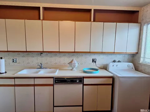 820 Ruby Ave, Reno, NV 89503 photo 13