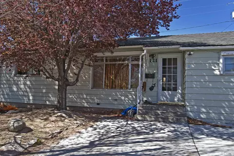 121 Bartlett St, Reno, NV 89512 photo 2