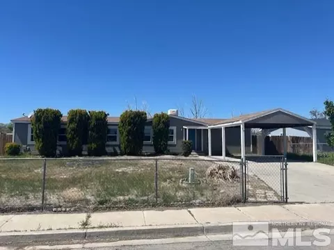 918 Green Valley Dr, Fernley, NV 89408