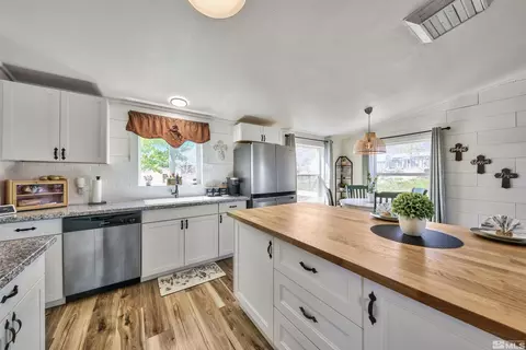 171 Elizabeth Ln, Dayton, NV 89403