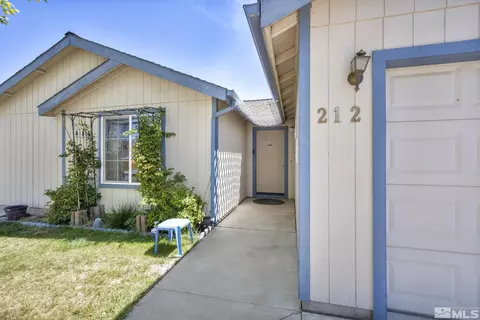 212 Rosecrest Dr, Fernley, NV 89408