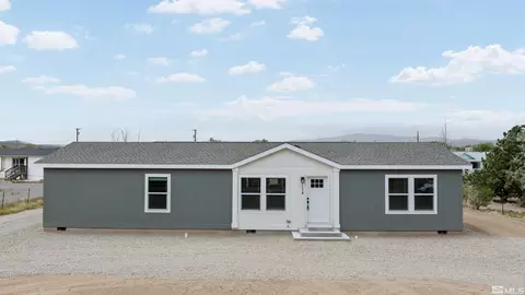 3655 Cypress St, Silver Springs, NV 89429
