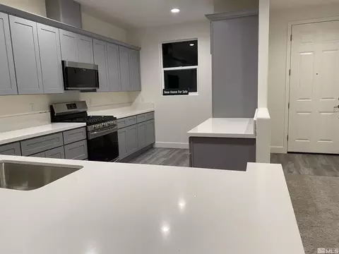 910 Agate, Fernley, NV 89408 photo 5