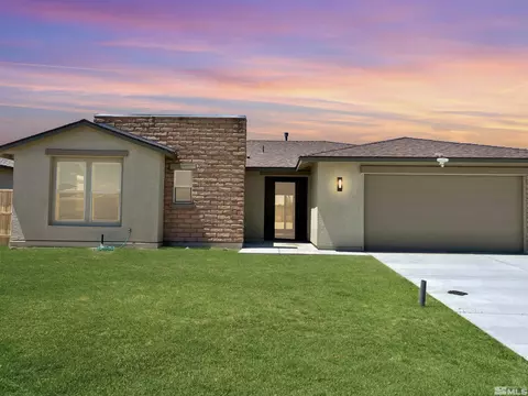 765 Palomino Dr, Fernley, NV 89408