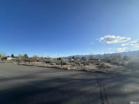 2960 Falcon St, Washoe Valley, NV 89704