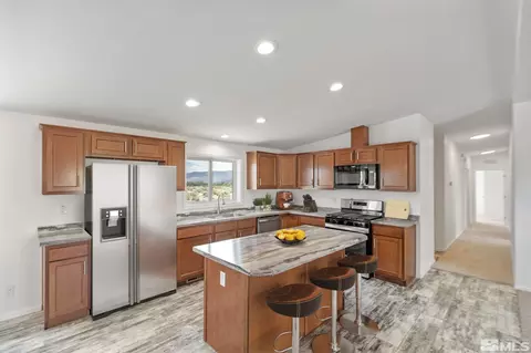 3660 E Antelope St, Silver Springs, NV 89429