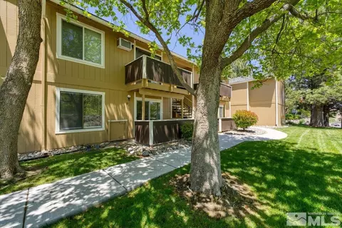 3855 E Leonesio Dr, Reno, NV 89512