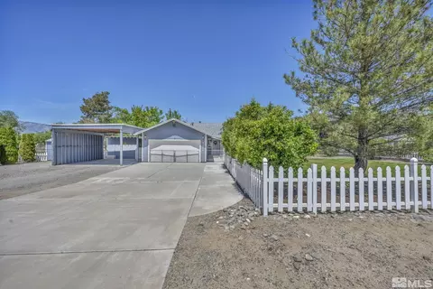 1376 Saratoga St, Minden, NV 89423